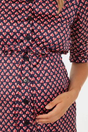 Satynowa sukienka-koszula ciążowa i do karmienia we wzór