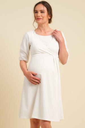 Sukienka ciążowa i do karmienia z ozdobnym węzłem – biała