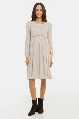Elegancka sukienka ciążowa z marszczeniami - beżowa