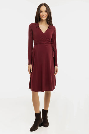 Zwiewna sukienka ciążowa i do karmienia z kopertowym przodem – bordowa