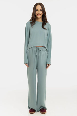 Miękki crop top ciążowy z długim rękawem z modalu – szałwia