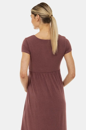 Sukienka ciążowa i do karmienia z dekoracyjnym paskiem – przydymionego różu