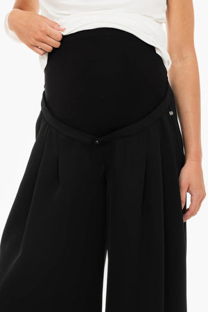 Eleganckie czarne spodnie ciążowe z zakładkami
