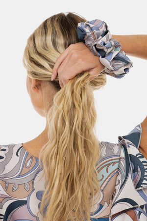 Zwiewna satynowa sukienka ciążowa i do karmienia