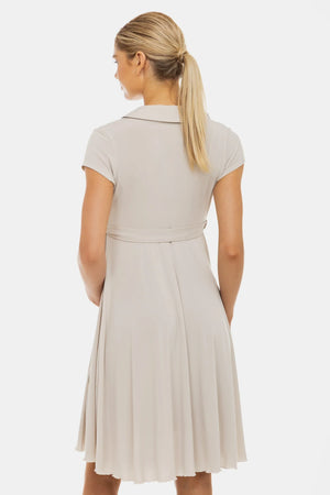 Ефирна рокля за бременни и кърмачки с прехвърляне - бежова