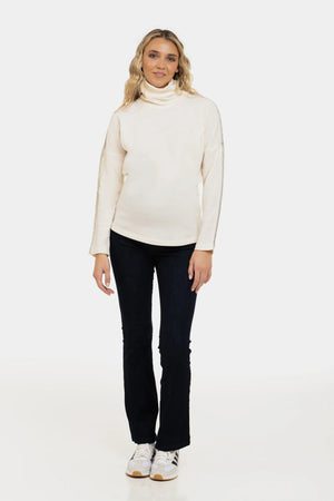 Sweter dzianinowy ciążowy z dekoracyjnym szwem - ecru