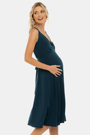 Zwiewna sukienka ciążowa z marszczeniami i kokardą - turkusowa