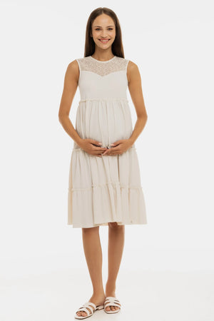 Zwiewna sukienka ciążowa z koronkowymi elementami – ecru