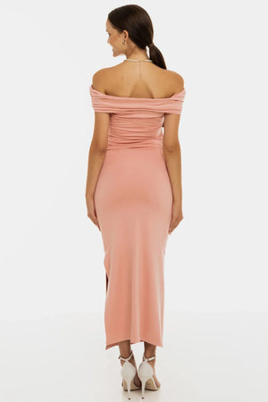 Elegancka sukienka ciążowa z marszczeniami – pudrowy róż