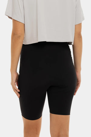 Krótkie legginsy ciążowe z marszczeniami – czarne