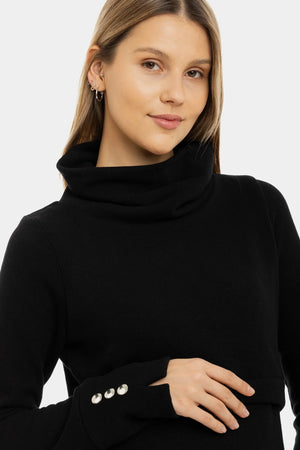 Czarny bawełniany sweter ciążowy i do karmienia z golfem.