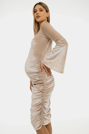 Błyszcząca welurowa sukienka z marszczeniami - beżowa
