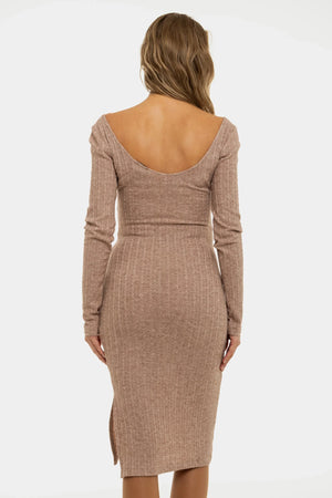 Dzianinowa dopasowana sukienka ciążowa - beżowa