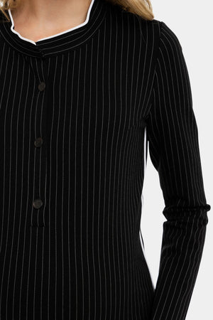 Pasiasta sukienka ciążowa i do karmienia – czarna