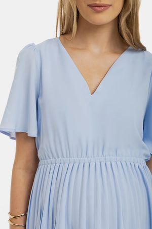 Plisowana elegancka sukienka ciążowa – jasnoniebieska