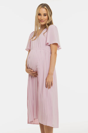 Plisowana elegancka sukienka ciążowa – jasnoróżowa