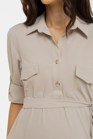 Еластична рокля с яка за бременни и кърмещи - бежова