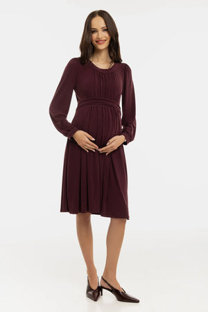 Elegancka sukienka ciążowa z marszczeniami - bordowa