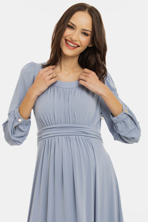 Elegancka sukienka ciążowa z marszczeniami - pastelowy błękit
