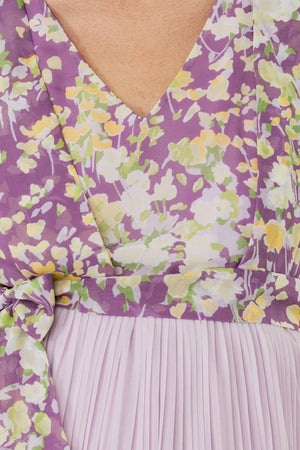 Elegancka plisowana sukienka ciążowa i do karmienia