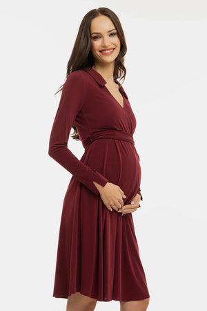 Zwiewna sukienka ciążowa i do karmienia z kopertowym przodem – bordowa