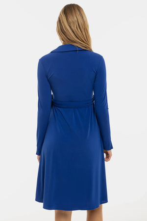 Zwiewna sukienka ciążowa i do karmienia z kopertowym przodem – niebieska