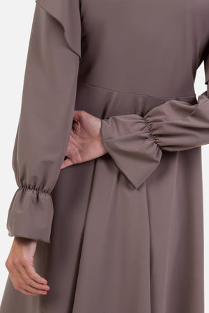 Zwiewna sukienka ciążowa i do karmienia z długim rękawem - mokka