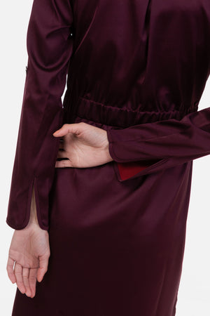 Satynowa sukienka ciążowa i do karmienia w kolorze bordowym