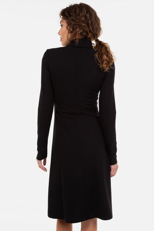 Rozkloszowana sukienka ciążowa i do karmienia z golfem - czarna