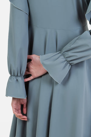 Zwiewna sukienka ciążowa i do karmienia – szaro-niebieska