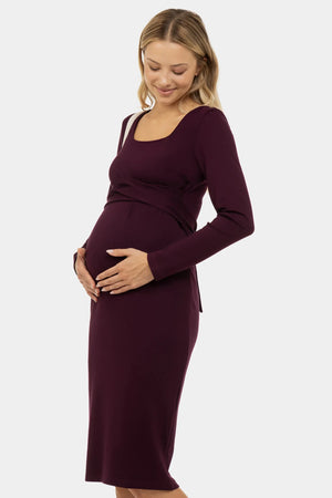Elegancka długa sukienka ciążowa z szerokim paskiem w kolorze bordowym