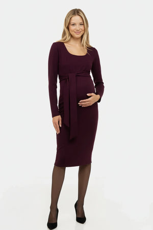 Elegancka długa sukienka ciążowa z szerokim paskiem w kolorze bordowym