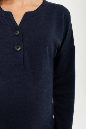 Długa dzianinowa sukienka ciążowa i do karmienia – granatowa